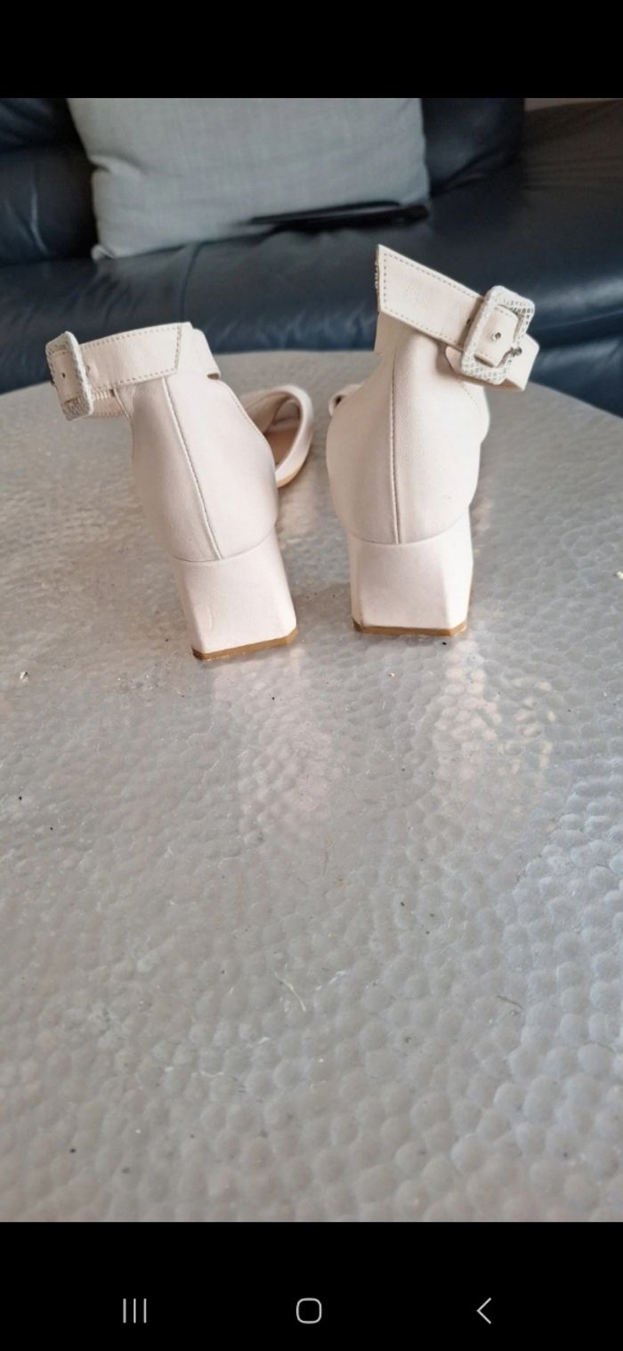 Chaussure - photo numéro 2