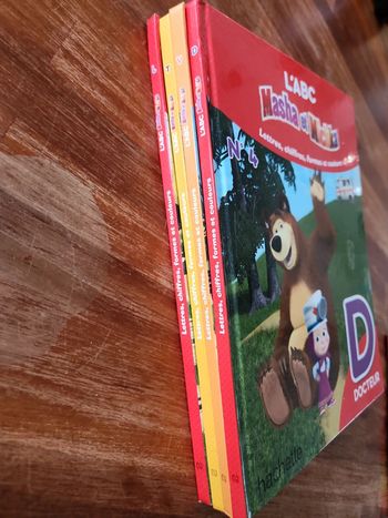 Lot de 4 livres : L'ABC Masha et Michka