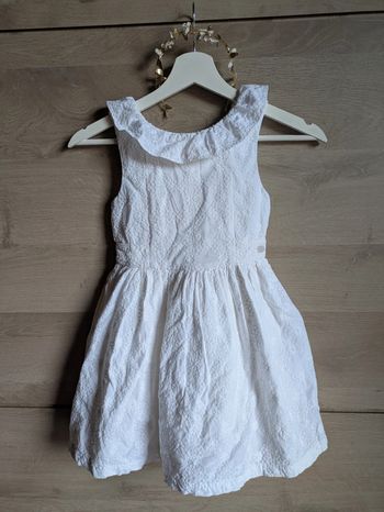 Robe de cérémonie et couronne dorée Sergent major