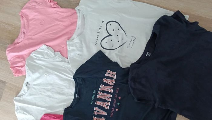 Lot de tee shirt - photo numéro 2