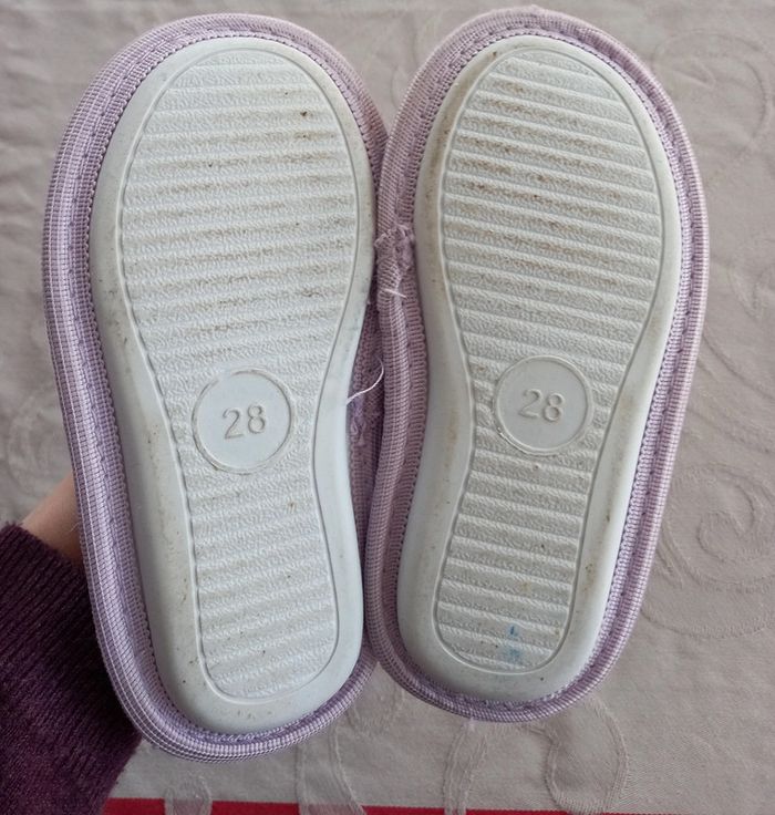 Pantoufles taille 28 - photo numéro 3