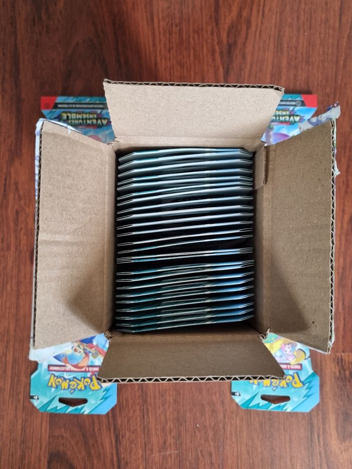 Case de 24 booster pokemon EV9 aventures ensemble - photo numéro 3