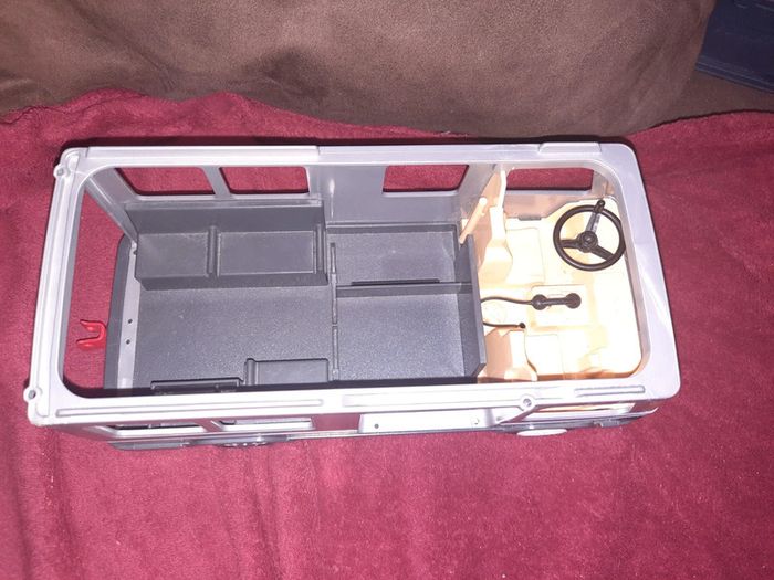 Camion de police - photo numéro 2