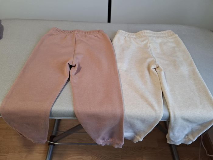 Joli lot fille 3 ans pyjama Disney/joggings/tee-shirt très bon état - photo numéro 6