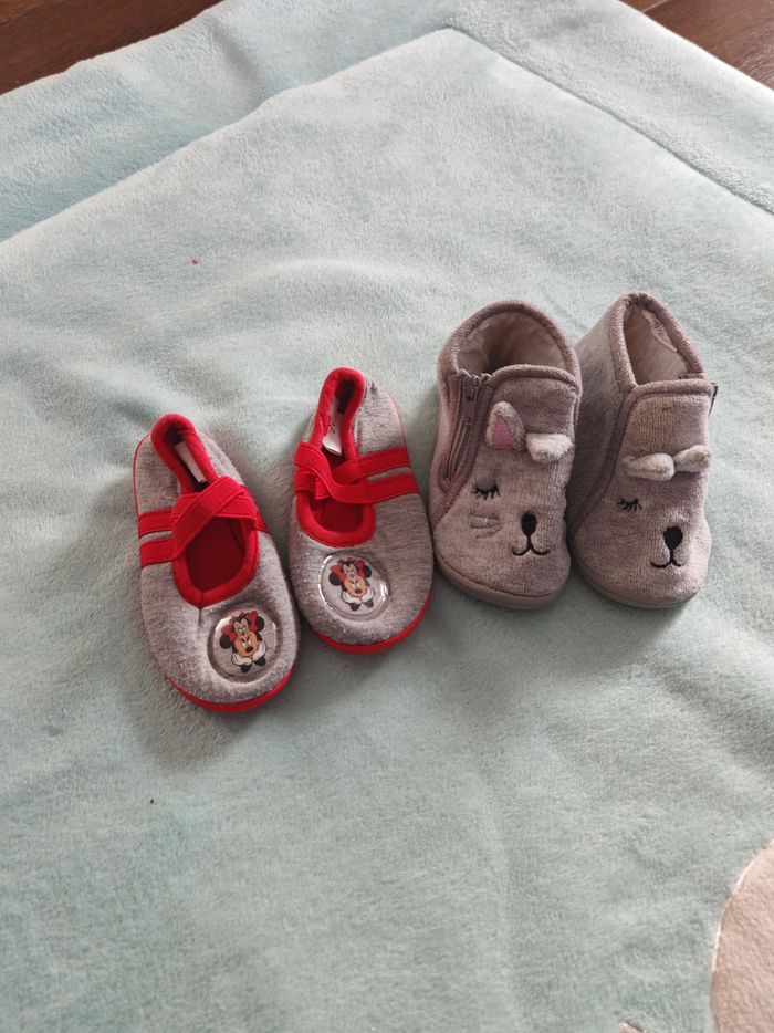 Lot de 2 paires de chaussons taille 21