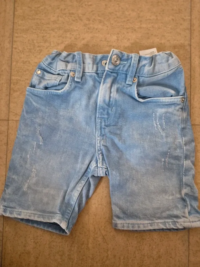 Short enfant H&M 3-4 ans