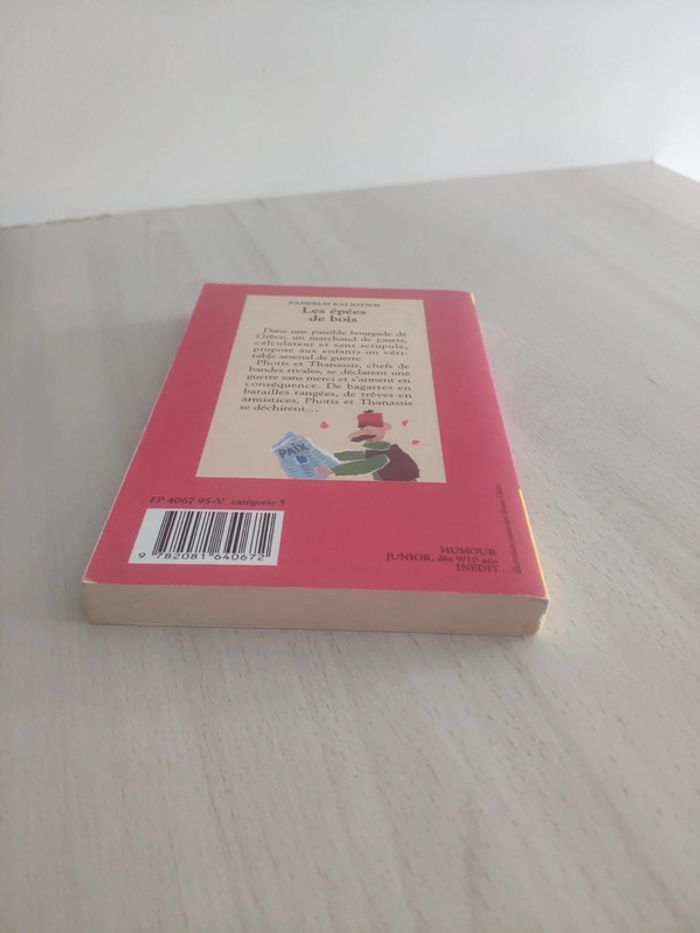 Livre poche jeunesse les épées de bois Kaliotsos humour castor - photo numéro 3