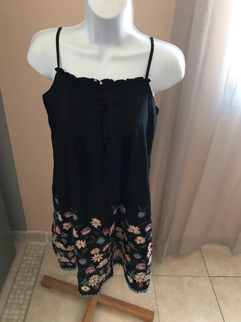 Robe Noire base Fleurs brodés