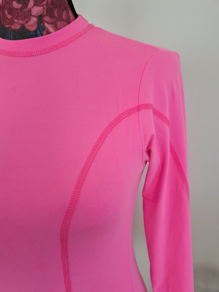 Joli.haut rose fluo. - photo numéro 2