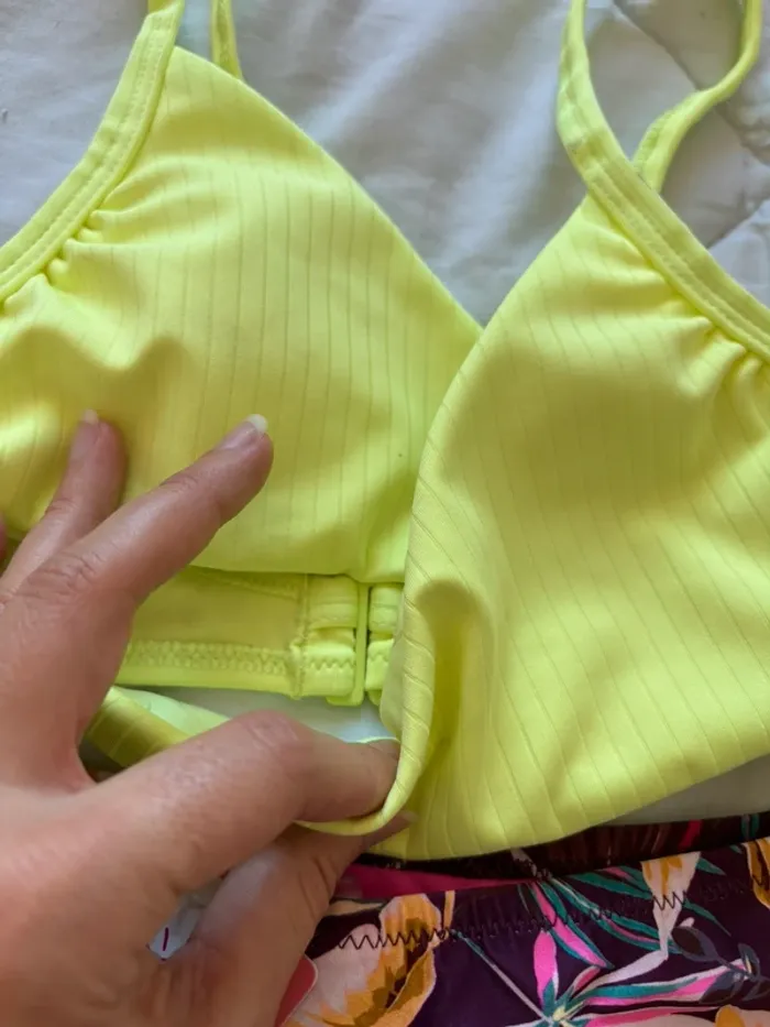 Lot 4 maillots de bain bikini haut et bas multicolore fluo pailleté fleurie Penti taille XS/34 neuf - photo numéro 2