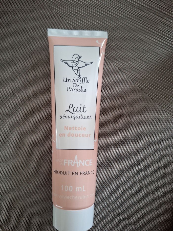 Lait demaquillant neuf