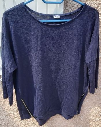 Haut bleu marine et noir taille M