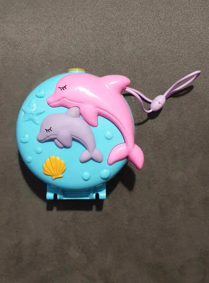 Polly Pocket dauphins
