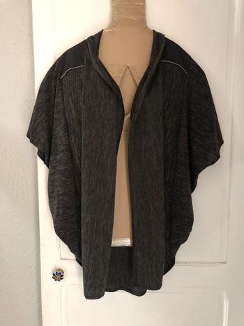 BB24- Haut gris chiné (la voila!)T 38-40 NEUF