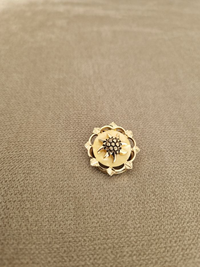 Broche dorée vintage pour foulard motif fleur - photo numéro 2