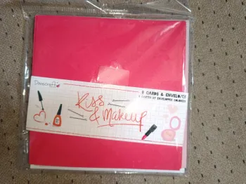 8 cartes et enveloppes colorées