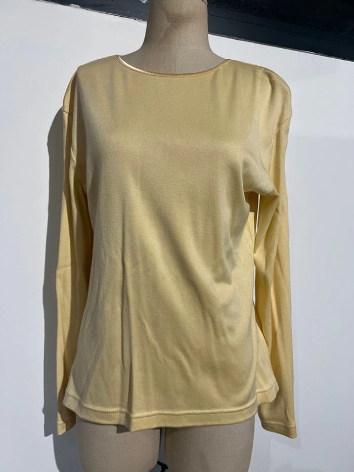 Haut jaune