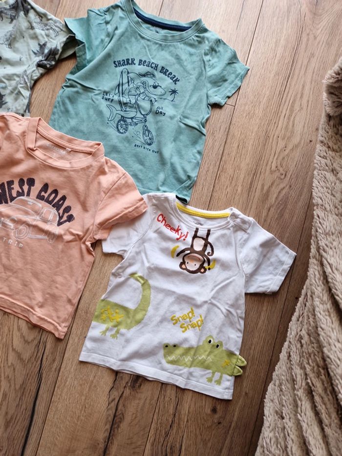 5 t-shirts 3 ans - photo numéro 2
