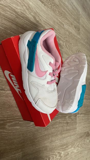 Porté une fois comme neuve taille 26 nike