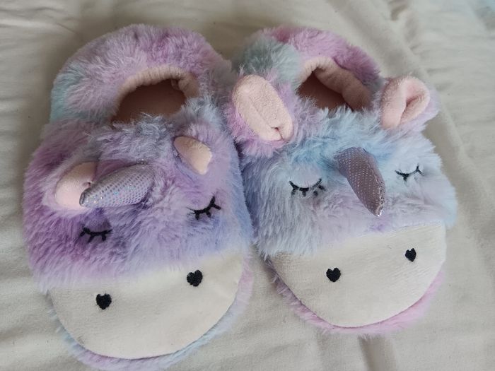 Chaussons licorne fille pointure 28/29 - photo numéro 5