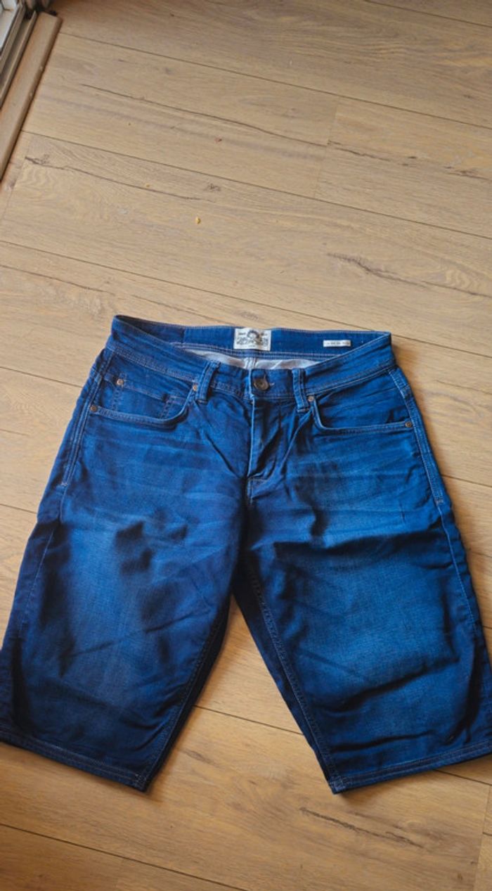 Short jeans