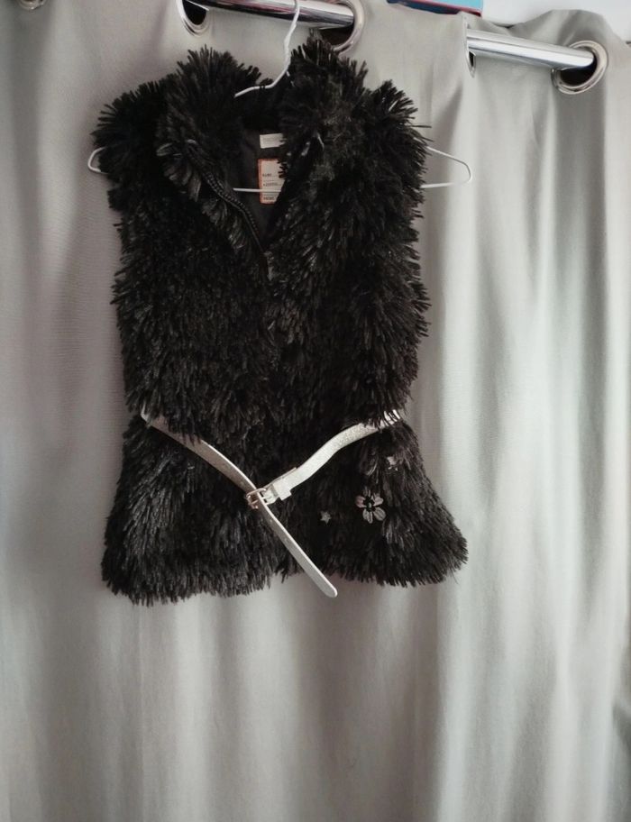 Gilet fille  avec ceinture