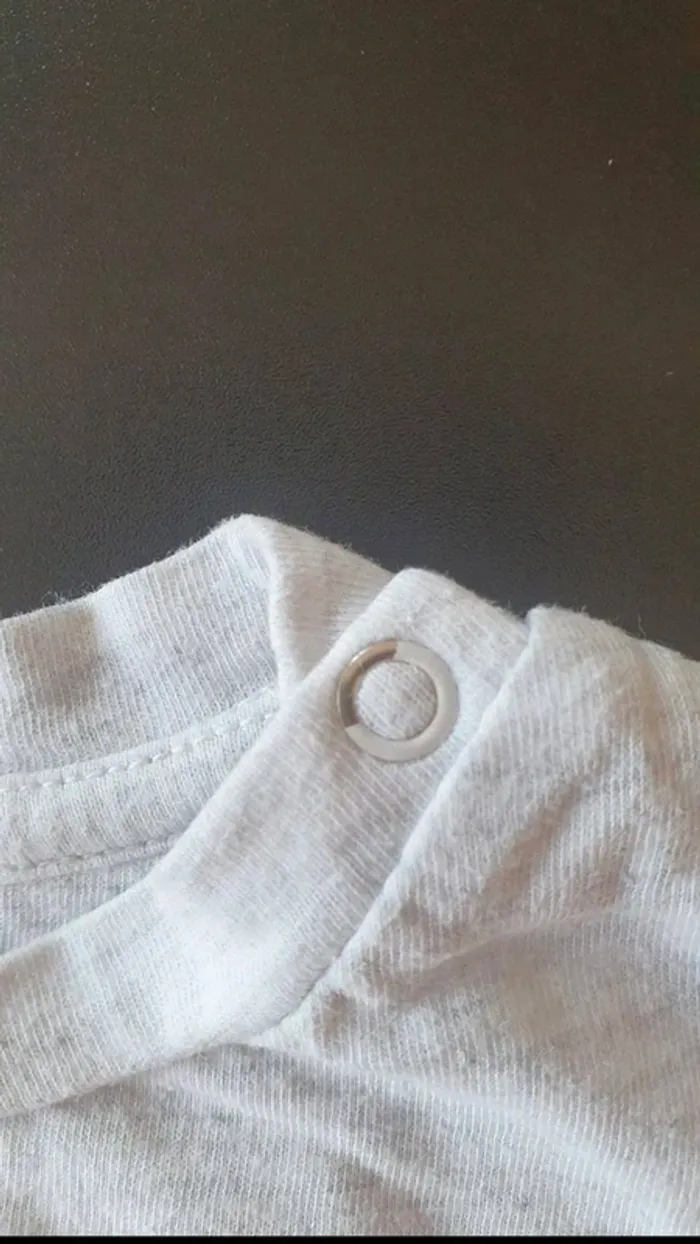 Lot 2 tee-shirts manches courtes 23 mois - photo numéro 4