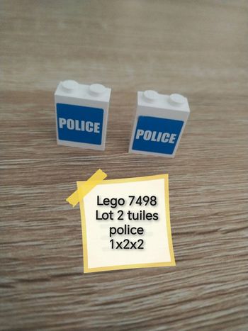 Lego 7498 lot 2 tuiles police 1x2x2