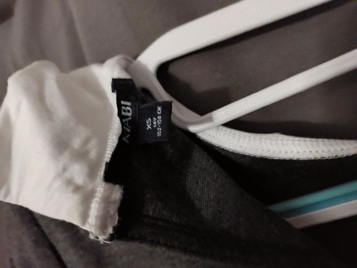 Très belle robe grise avec col XS ou 14 ans - photo numéro 5