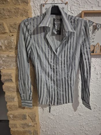 Magnifique chemise légère pour les beaux jours Caroll taille 44