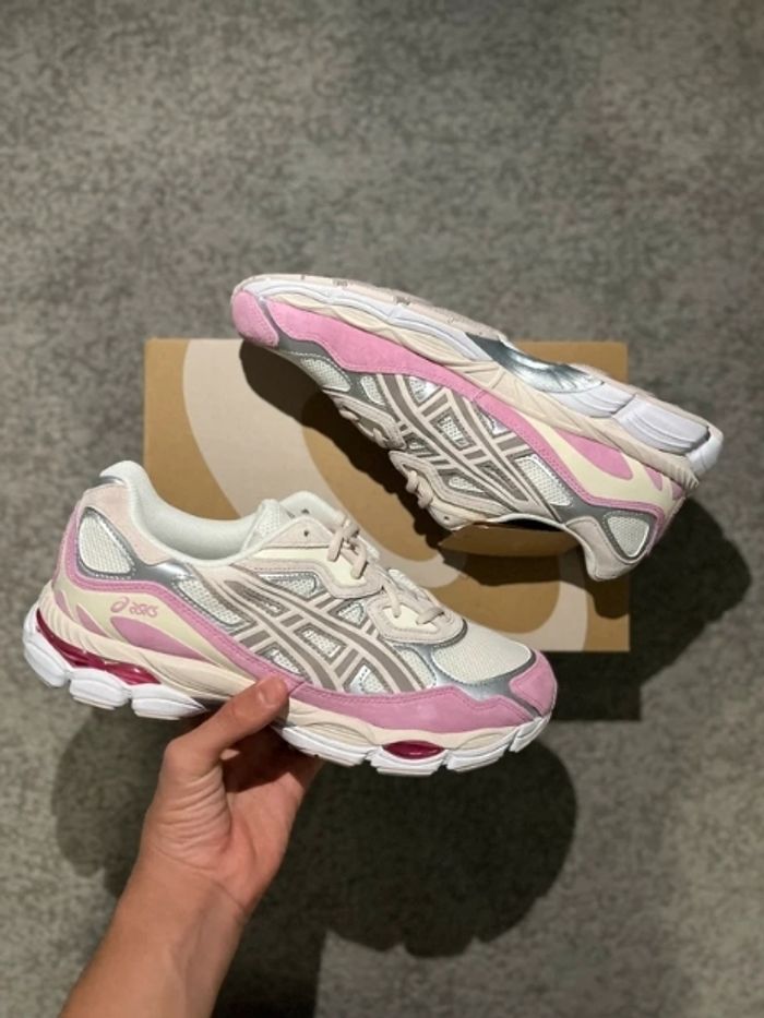 Chaussures de running Asics GEL-NYC, roses, pointure 38 - photo numéro 2