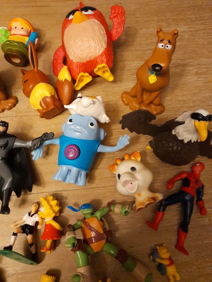 Lot de 35 figurines - photo numéro 4