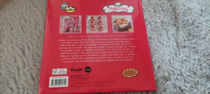 Livres de recettes de gâteaux hello Kitty - photo numéro 2