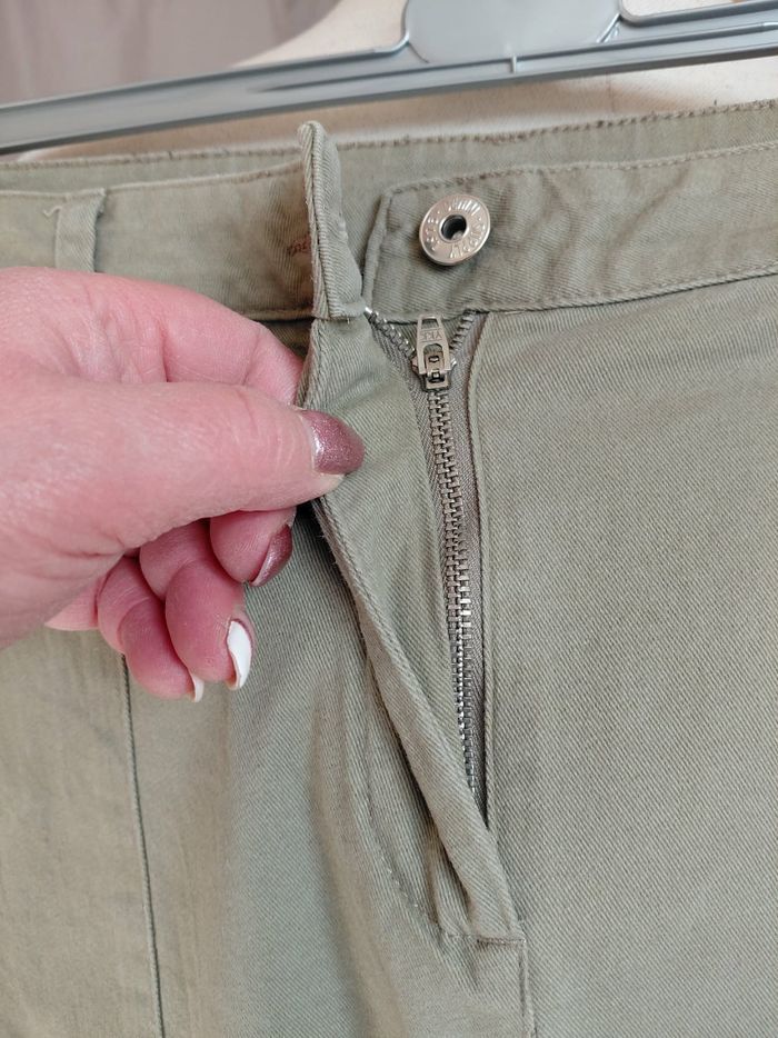 Très beau pantalon cargo femme T 44 - photo numéro 3