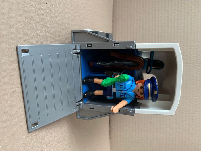 Playmobil : Policière avec cheval et van - photo numéro 4