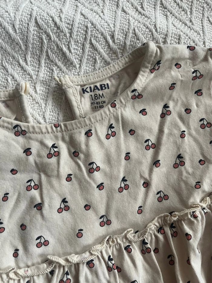 Blouse avec des cerises - photo numéro 2