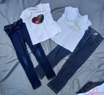 Lot de 4 articles jeans et tee-shirt 10 ans