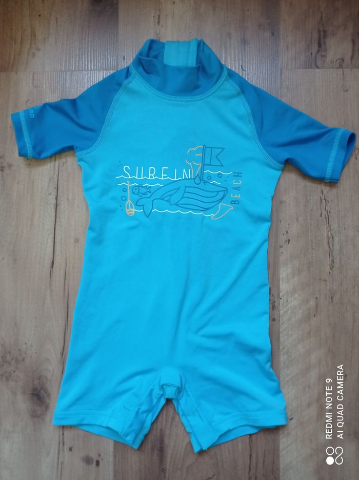 Combinaison anti-UV bleue, Decathlon, taille 18 mois
