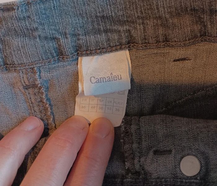 Jupe en jean elasthane Camaïeu taille 36 en très bon état - photo numéro 4
