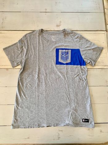 Tee shirt gris poche Nike tee USA team football