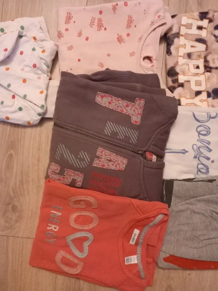 Lot 7 sweat-shirts (10 ans) - photo numéro 4