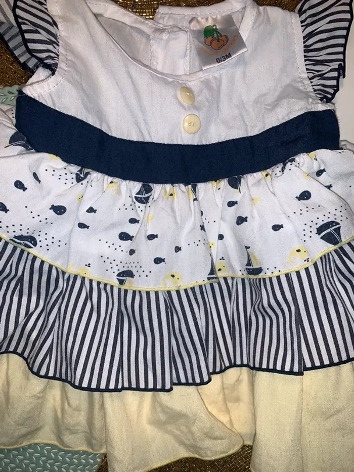 Robe naissance excellent état fille 0-3 mois - photo numéro 3