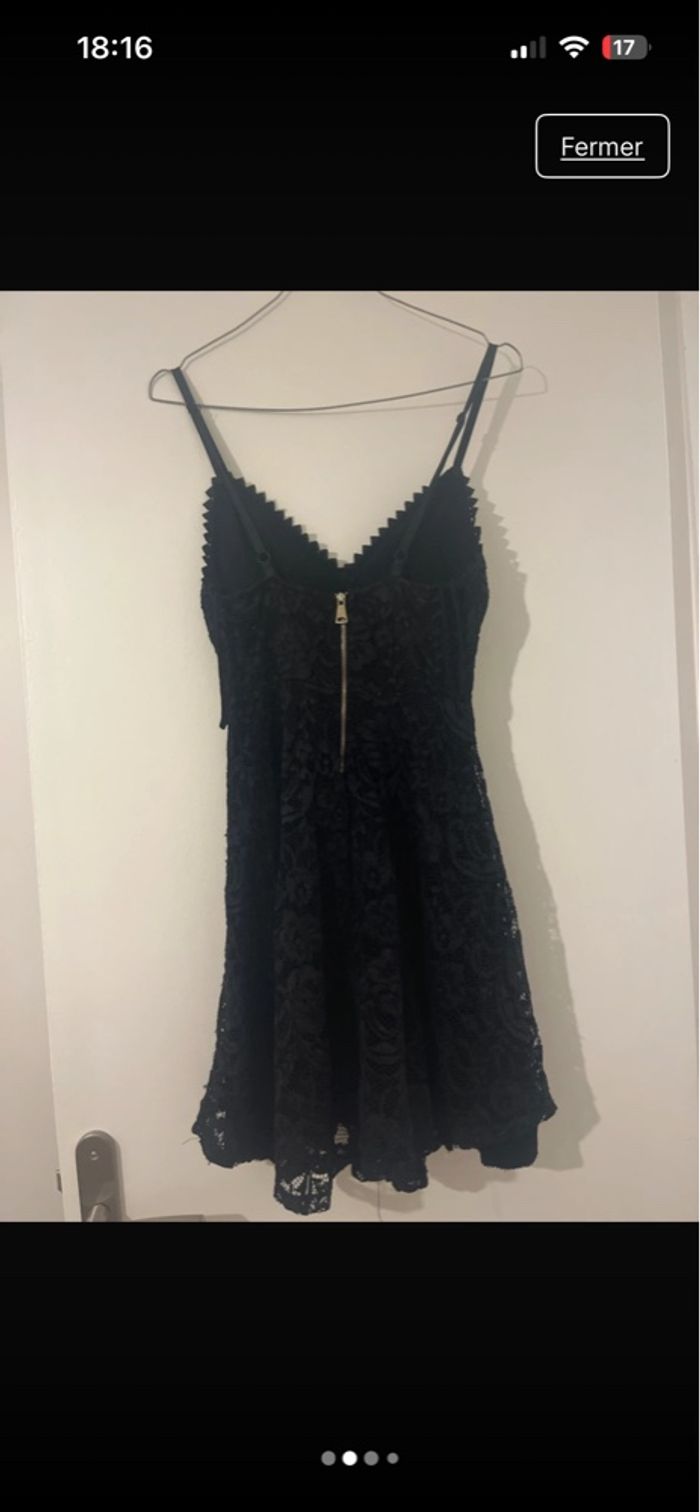 Robe en dentelle - photo numéro 2