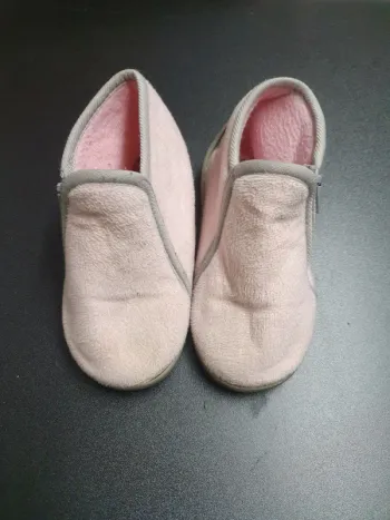 Chaussons rose taille 26