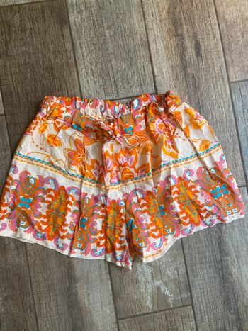 Short court d’été à motif