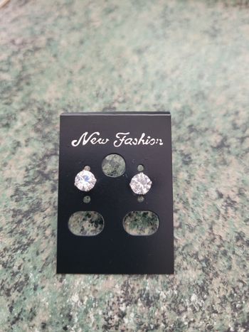 Clous d'oreilles fantaisie