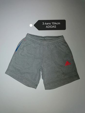 Short gris Adidas 3.4ans 104cm