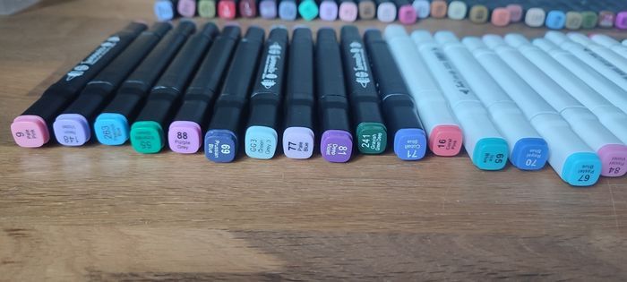 Lot de 87 twinmarker et touch art life - photo numéro 8