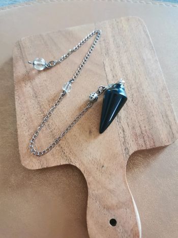 Pendule divinatoire radiesthésie noir