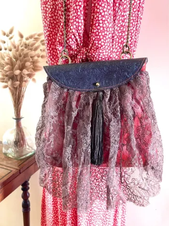 Sac en Cuir avec Dentelle de Calais – Élégance Chic
